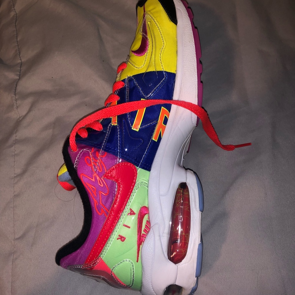 Atmos x air max 2 light qs ‘logos’